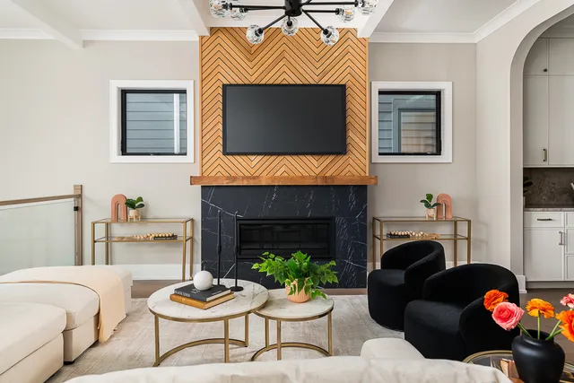 $1,925,000 | 2203 West Huron Street, Chicago, IL 60612