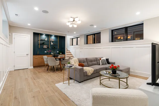 $1,925,000 | 2203 West Huron Street, Chicago, IL 60612