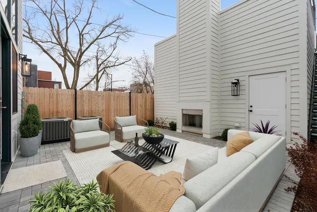 $1,925,000 | 2203 West Huron Street, Chicago, IL 60612