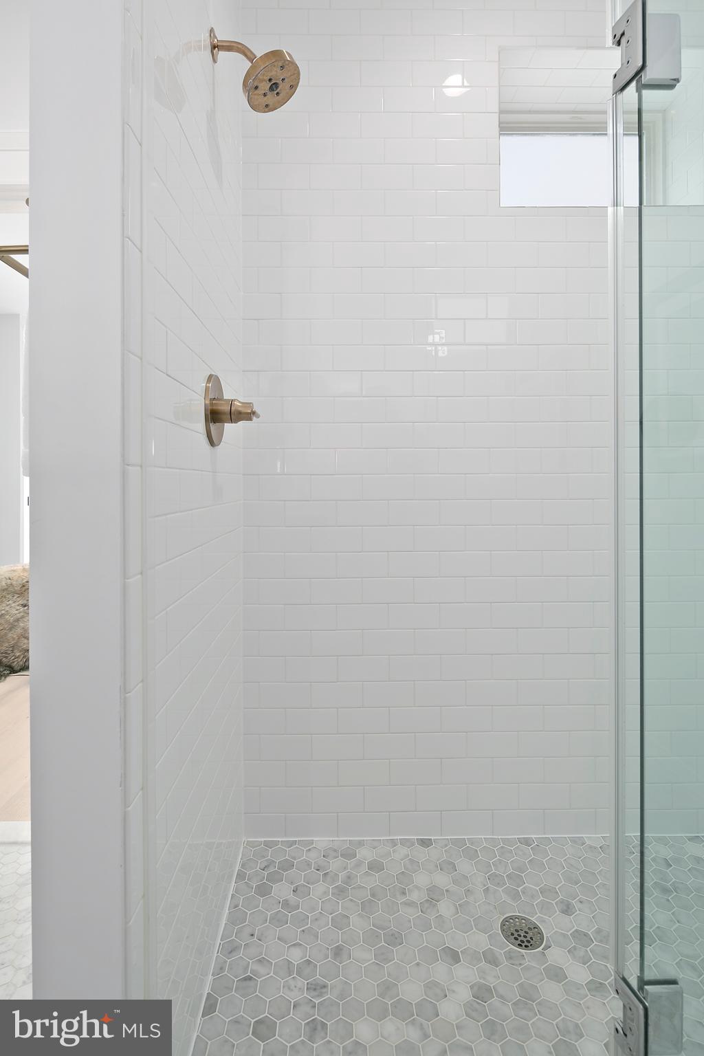 921 R Street Northwest Washington, DC 20001 - Photo 18 of 38