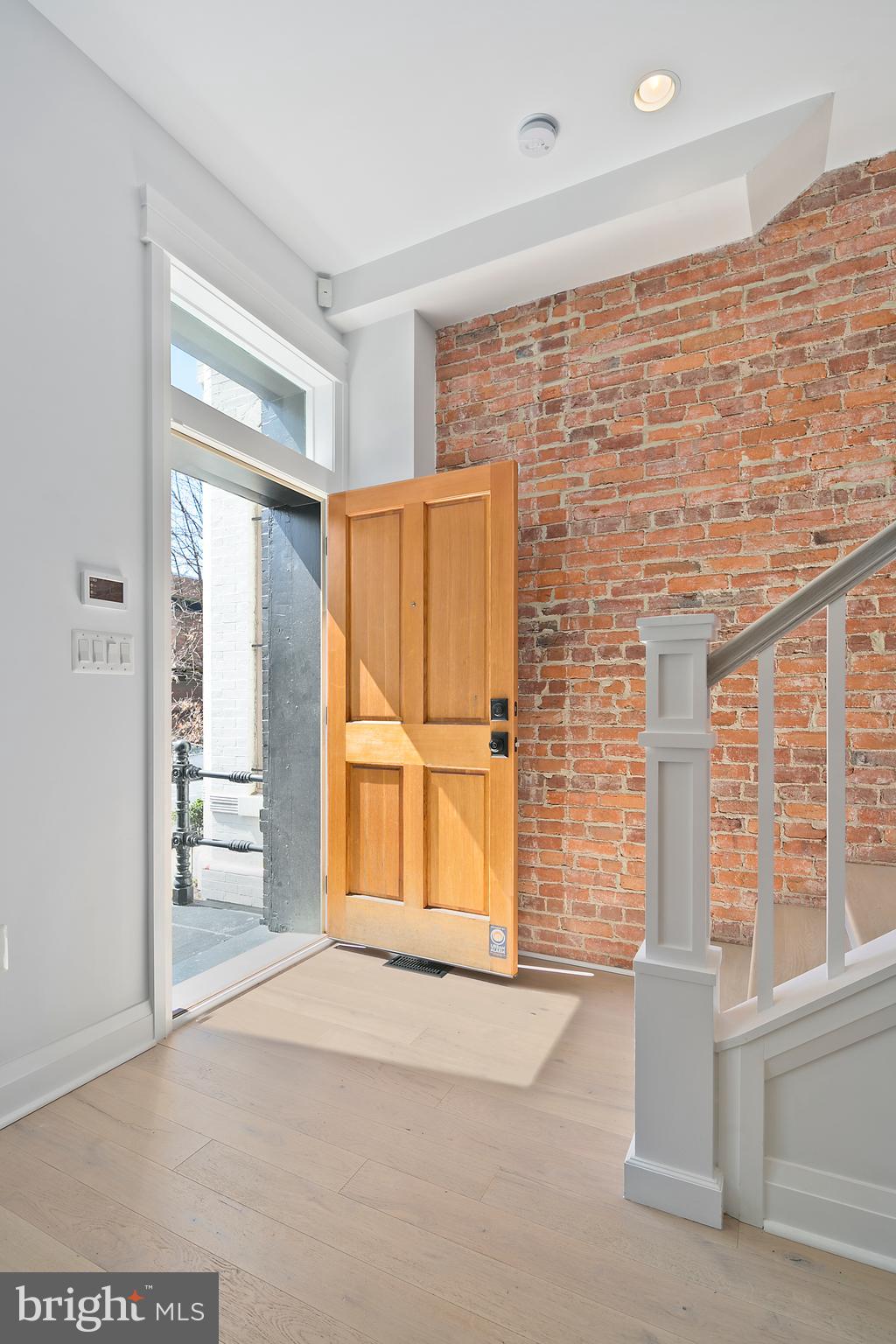 921 R Street Northwest Washington, DC 20001 - Photo 3 of 38