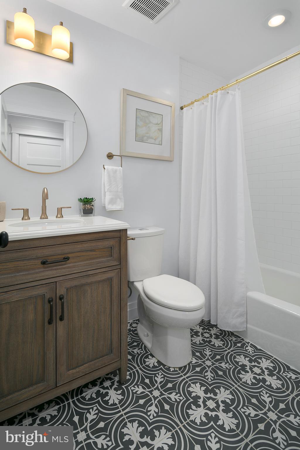 921 R Street Northwest Washington, DC 20001 - Photo 28 of 38