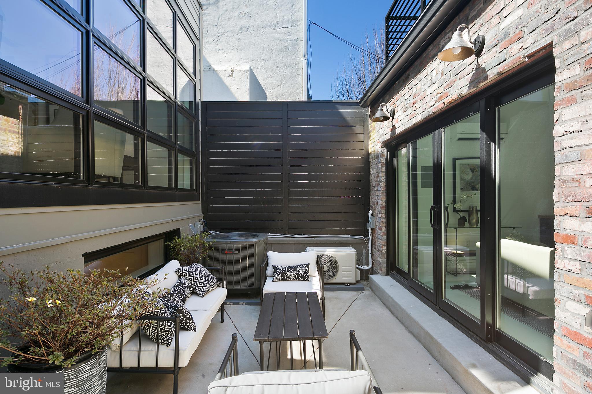 921 R Street Northwest Washington, DC 20001 - Photo 30 of 38