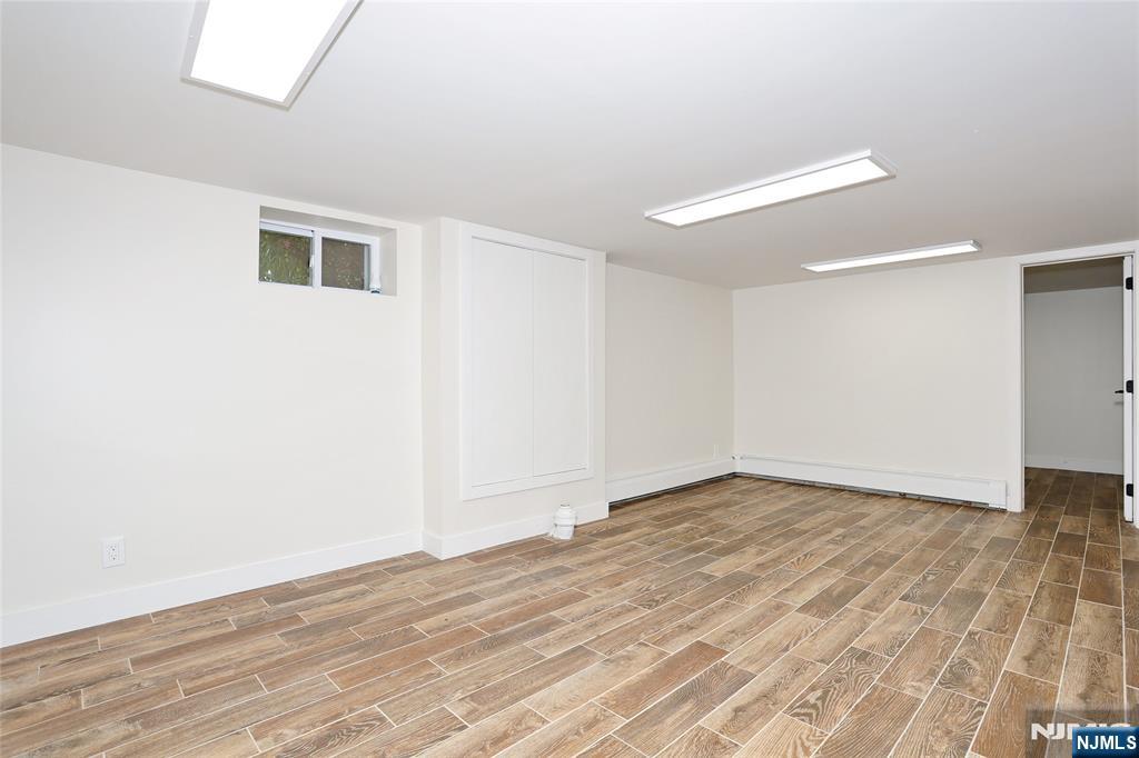 20 Dojean Court Bergenfield, NJ 07621 - Photo 37 of 50