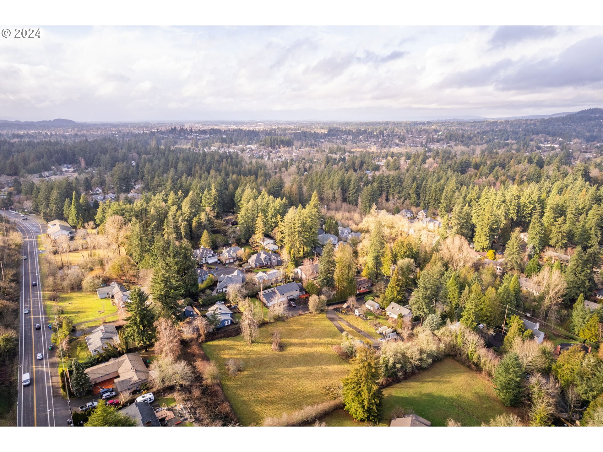 6140 South Canby Street Portland, OR 97219 - Photo 7 of 8 a view of city and mountain
