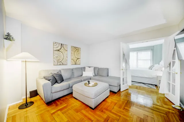 $615,000 | 420 East 55th Street, Unit 9L | Sutton Place