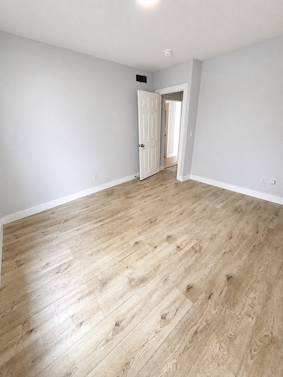 9 Winthrop Street Worcester, MA 01604 - Photo 4 of 20