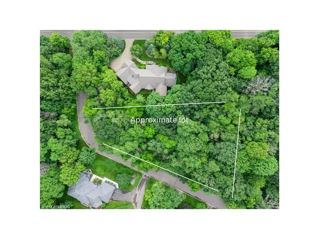 $1,600,000 | 4893 X Woodhurst Lane, Minnetonka, MN 55345