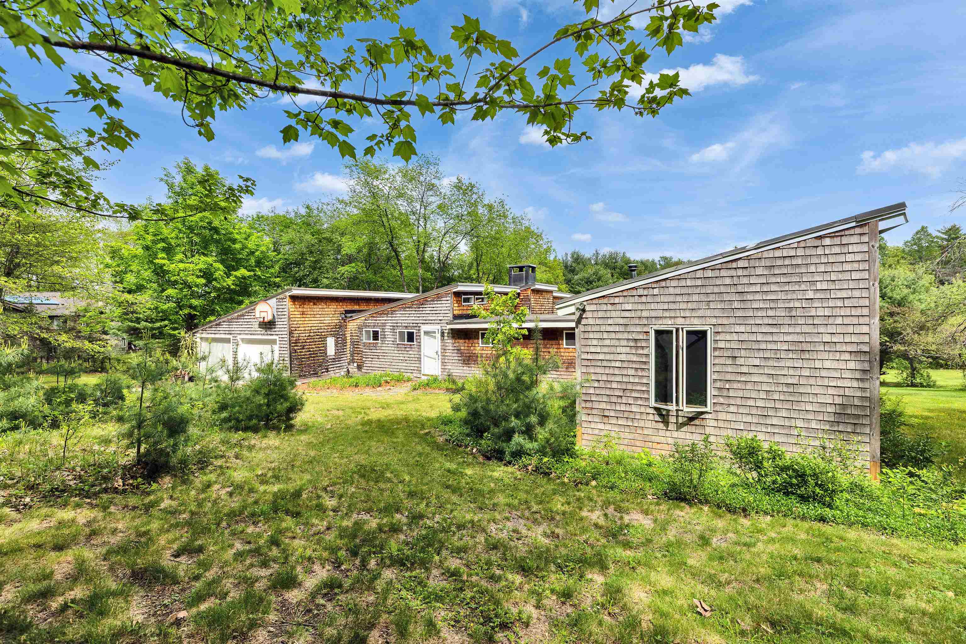 277 Old Street Road Peterborough, NH 03458 - Photo 3 of 38