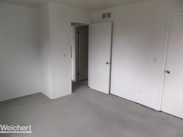29157 Hayes Road, Unit 8 Warren, MI 48088 - Photo 12 of 15 31260613-11.JPG