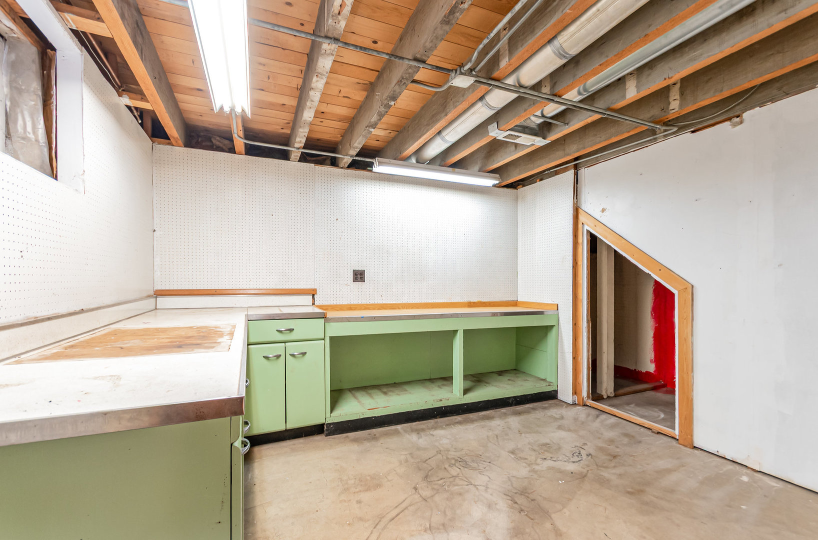 1924 Herbert Avenue Berkeley, IL 60163 - Photo 20 of 29 a utility room with a washer and dryer