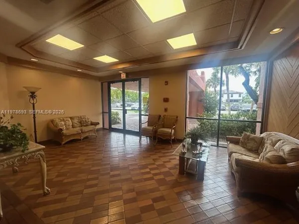 $2,295 | 20860 San Simeon Way, Unit 4046, Miami, FL 33179