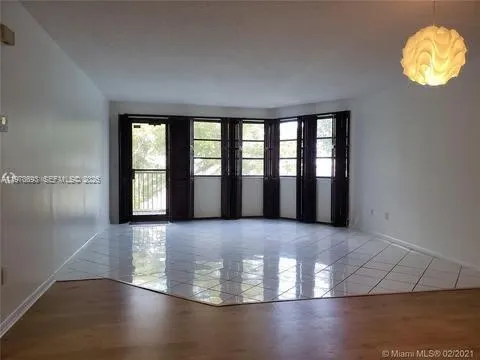 $2,295 | 20860 San Simeon Way, Unit 4046, Miami, FL 33179