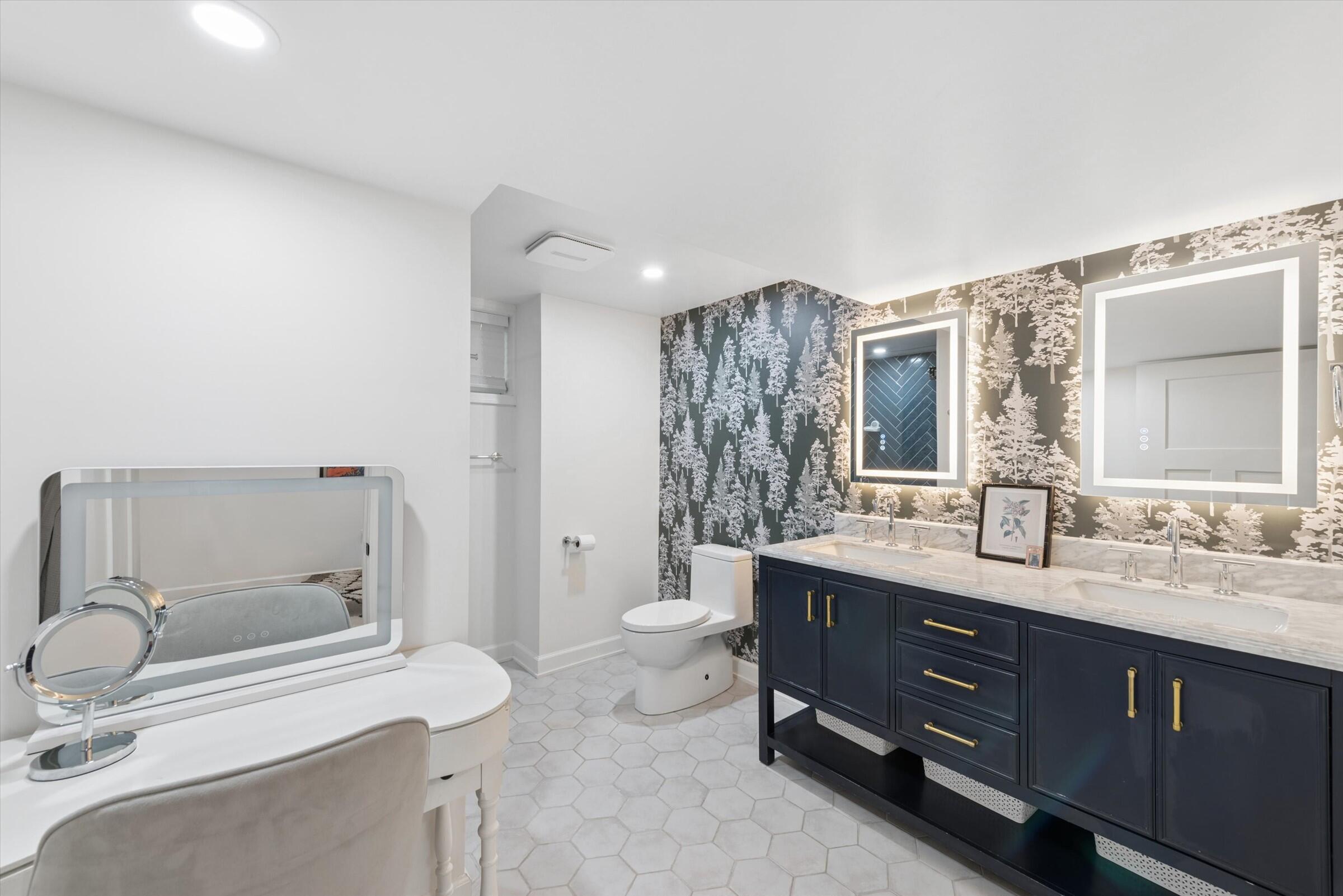 14507 Lakeshore Road Lakeside, MI 49116 - Photo 20 of 36 21-Bathroom