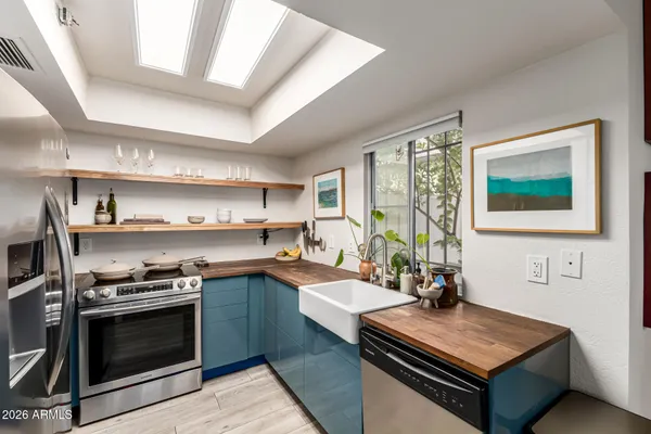 $390,000 | 100 East Fillmore Street, Unit 113, Phoenix, AZ 85004