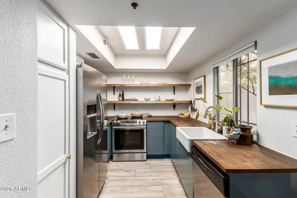 $390,000 | 100 East Fillmore Street, Unit 113, Phoenix, AZ 85004