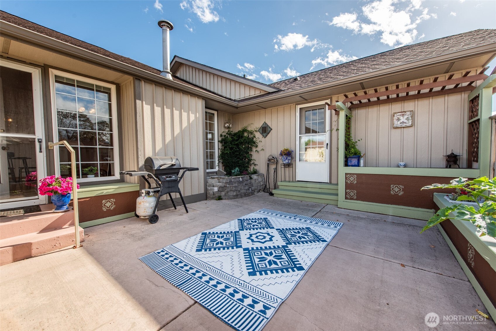 653 West Minstrel Road Sequim, WA 98382 - Photo 3 of 32