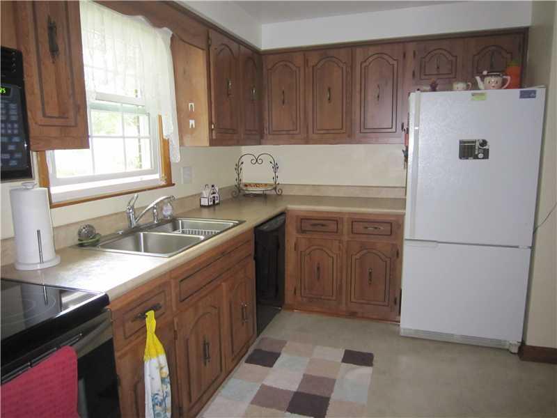 11520 Drop Road North Huntingdon, PA 15642 - Photo 12 of 25 Kitchen. Eat in Kitchen