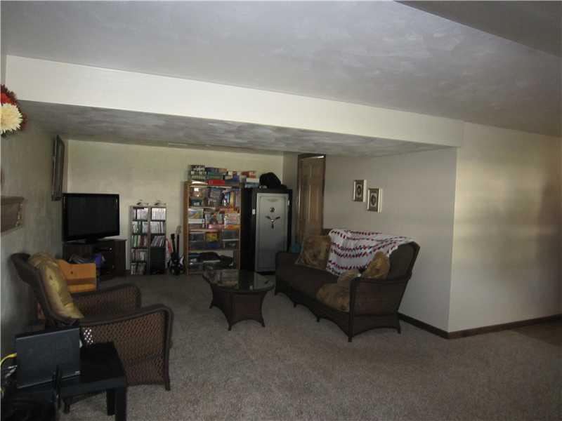 11520 Drop Road North Huntingdon, PA 15642 - Photo 18 of 25 Den/Family/Great Room.