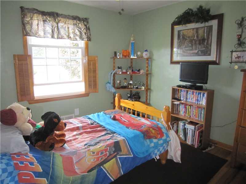 11520 Drop Road North Huntingdon, PA 15642 - Photo 25 of 25 Bedroom. 3rd bedroom
