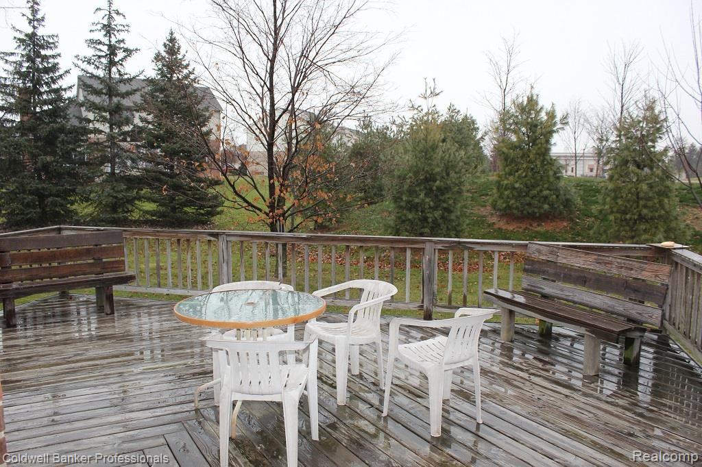 45202 Danbury Road Canton, MI 48188 - Photo 20 of 20 Deck a.jpg