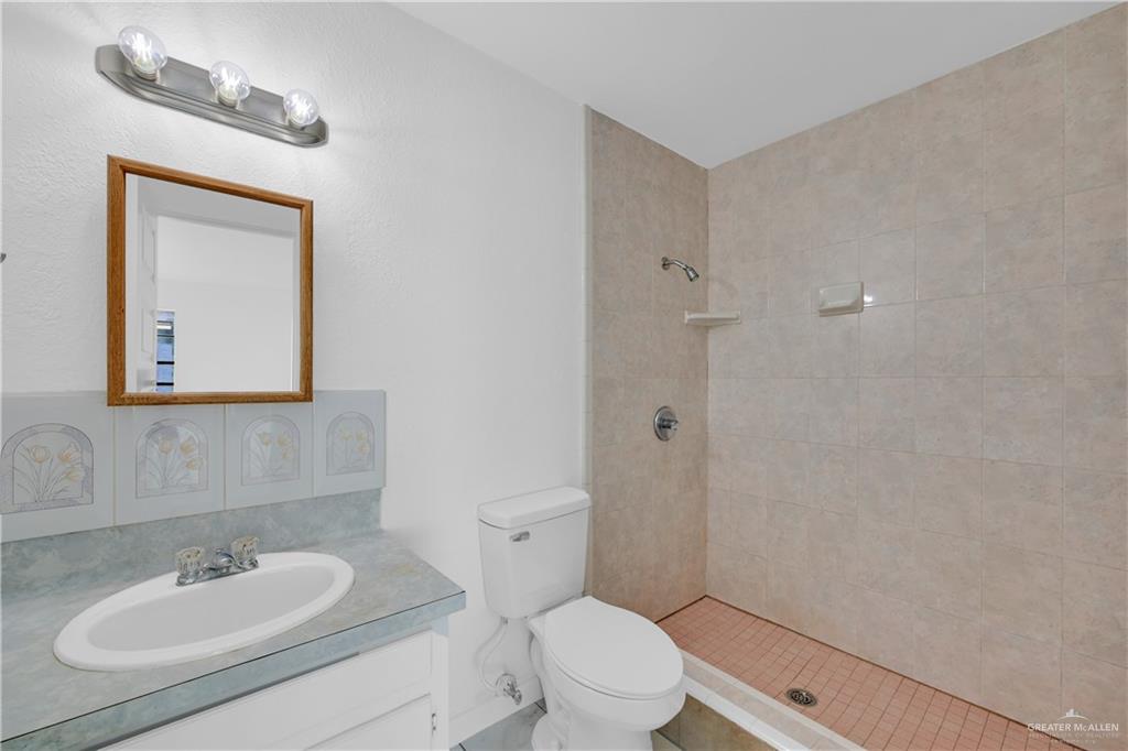 604 North Cesar Chavez Road Edinburg, TX 78542 - Photo 13 of 21
