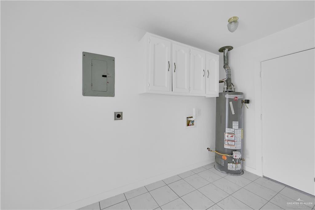 604 North Cesar Chavez Road Edinburg, TX 78542 - Photo 7 of 21