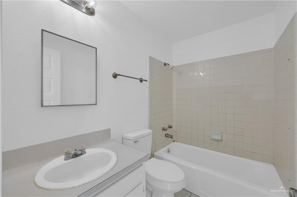 604 North Cesar Chavez Road Edinburg, TX 78542 - Photo 10 of 21