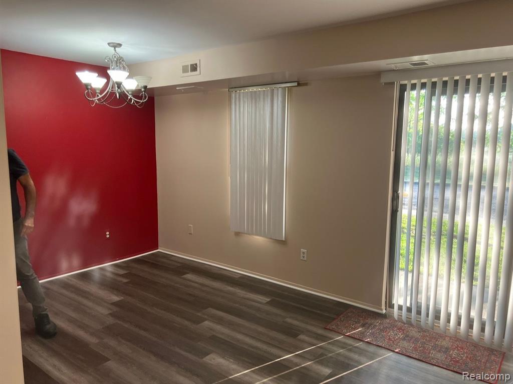 30475 West 14 Mile Road, Unit 75 Farmington Hills, MI 48334 - Photo 4 of 16