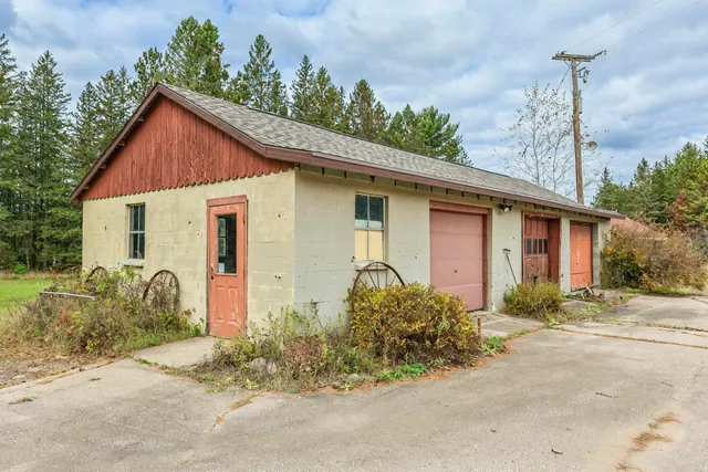 $349,900 | 10325 Peshtigo Brook Road, Suring, WI 54174