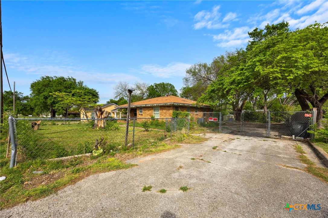 512 South Gray Street Killeen, TX 76541 - Photo 3 of 10