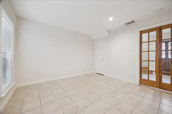 $3,000 | 2626 Commonwealth Street, Houston, TX 77006