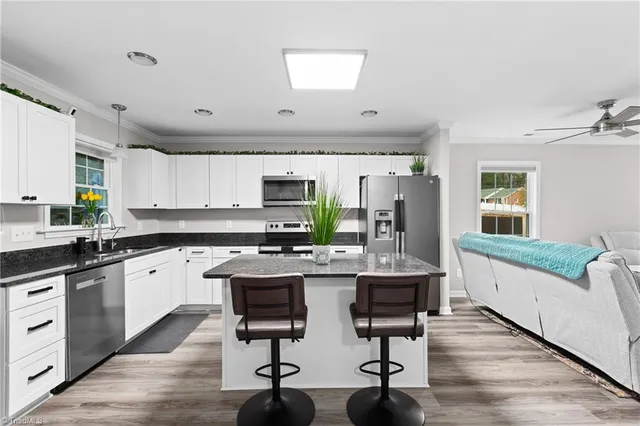 $449,900 | 2709 Farmbrook Road, Winston-Salem, NC 27103