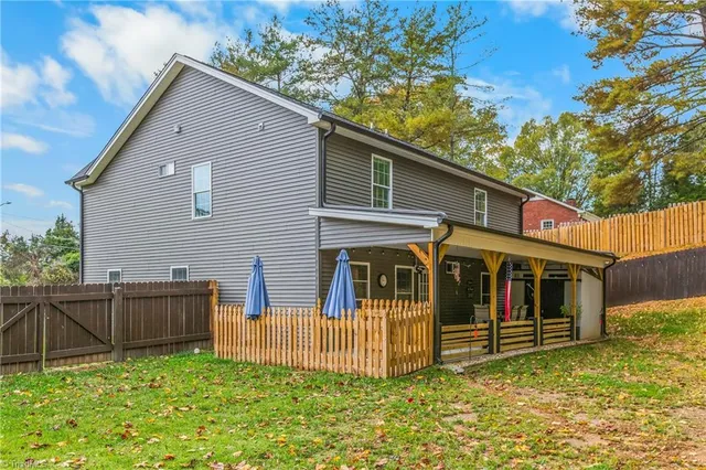 $449,900 | 2709 Farmbrook Road, Winston-Salem, NC 27103