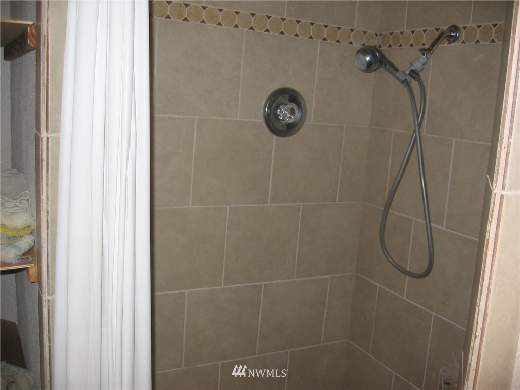 258 West Little Island Road Cathlamet, WA 98612 - Photo 19 of 23 Gallery Image 19