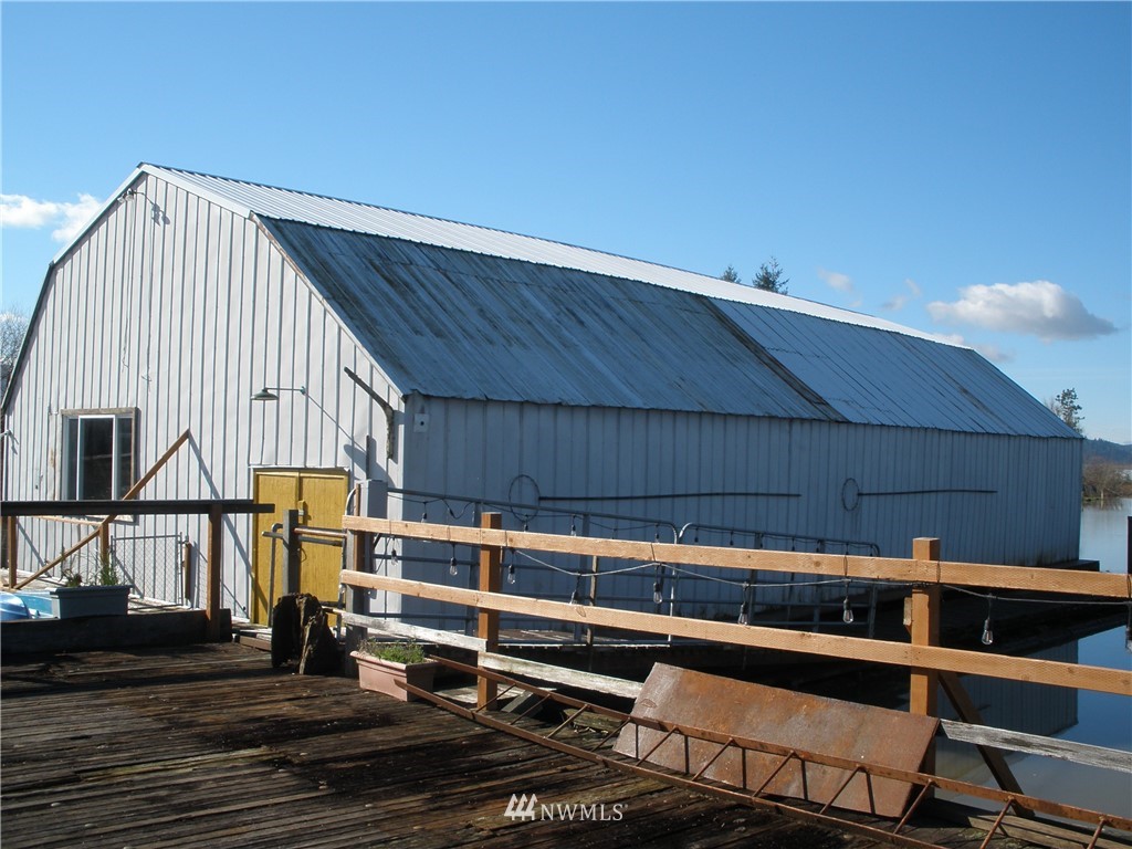 258 West Little Island Road Cathlamet, WA 98612 - Photo 3 of 23 Gallery Image 3