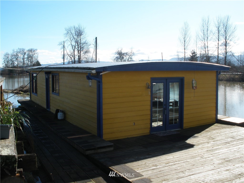 258 West Little Island Road Cathlamet, WA 98612 - Photo 4 of 23 Gallery Image 4