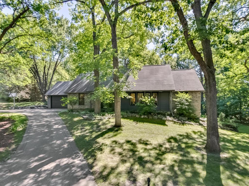 2623 Sylvan Road South Minnetonka, MN 55305 - Photo 10 of 32 Gallery Image 10