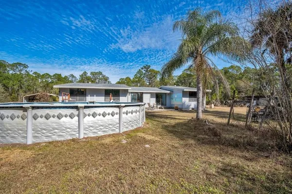 $400,000 | 425 Scooter Point, Geneva, FL 32732