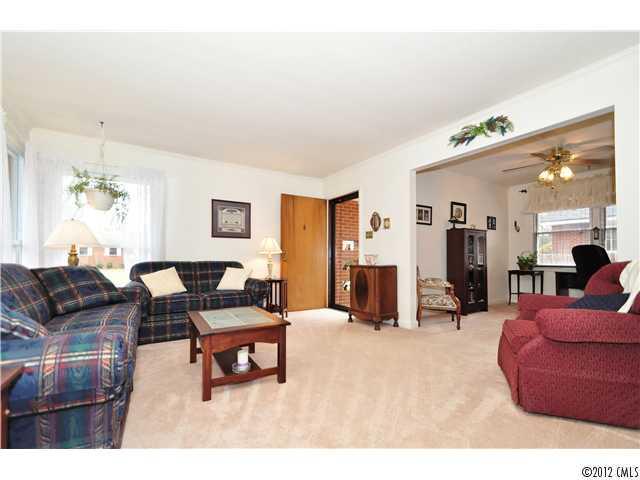 4426 Applegate Road Charlotte, NC 28209 - Photo 3 of 16