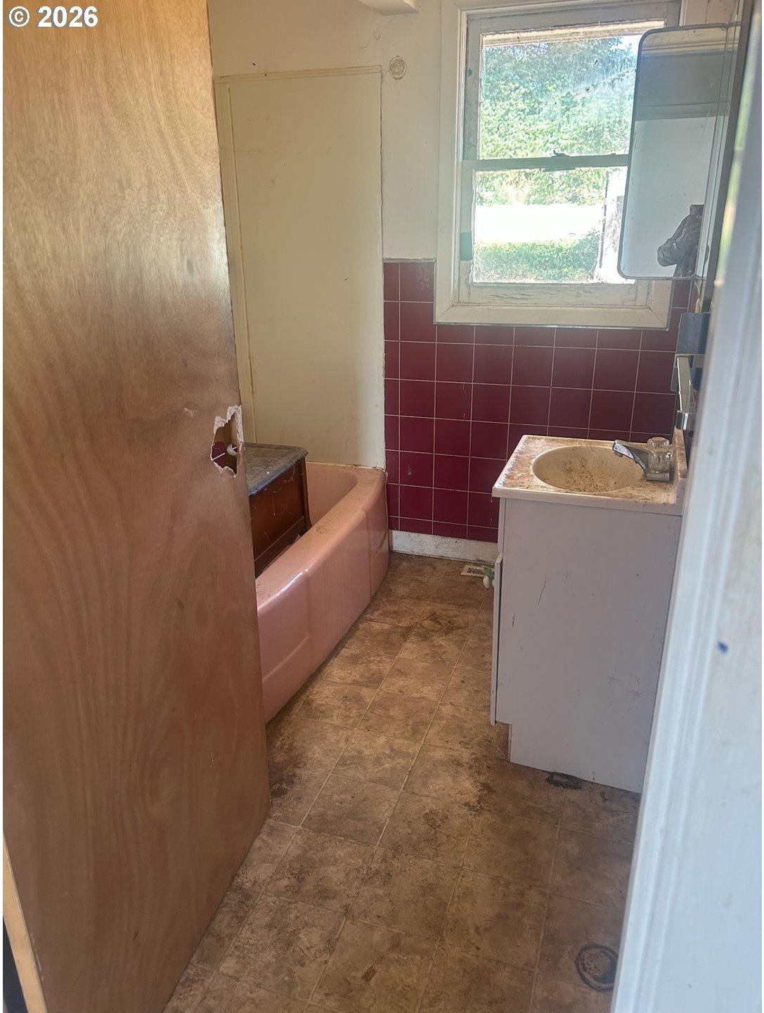 855 Southeast Sheridan Road Sheridan, OR 97378 - Photo 12 of 14 Gallery Image 12