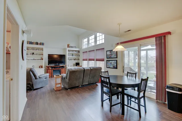 $279,900 | 2109 Cross Willow Lane, Indianapolis, IN 46239