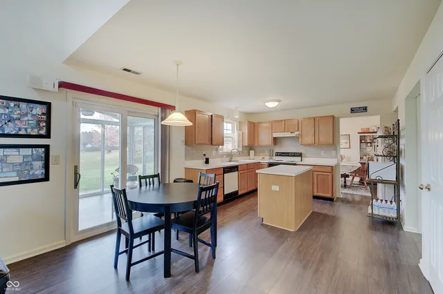 $279,900 | 2109 Cross Willow Lane, Indianapolis, IN 46239