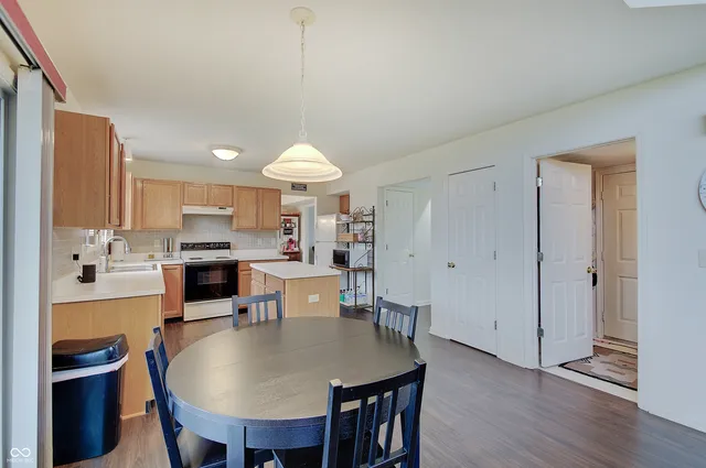 $279,900 | 2109 Cross Willow Lane, Indianapolis, IN 46239