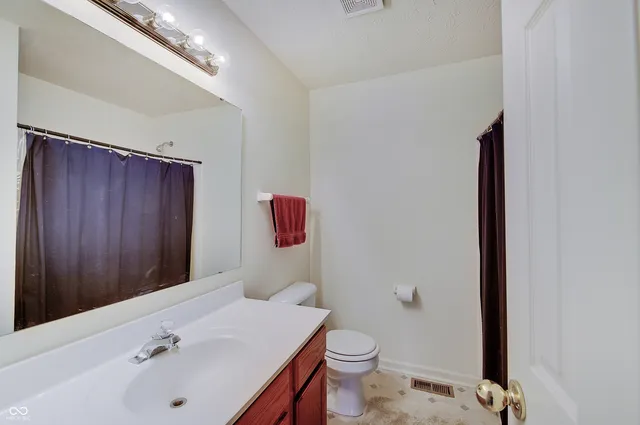 $279,900 | 2109 Cross Willow Lane, Indianapolis, IN 46239