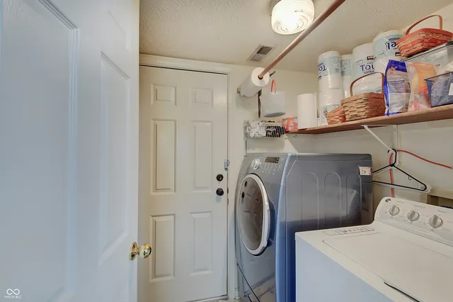 $279,900 | 2109 Cross Willow Lane, Indianapolis, IN 46239