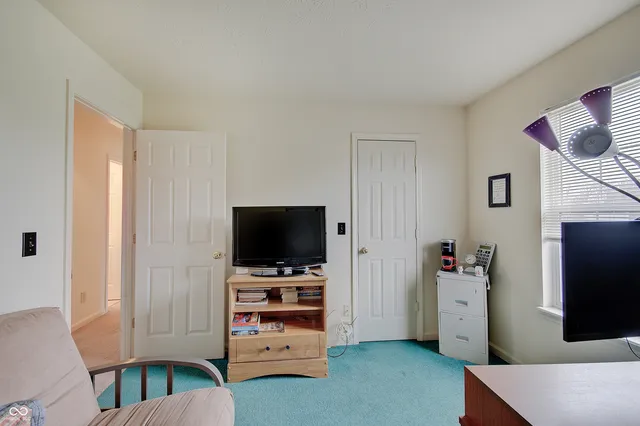 $279,900 | 2109 Cross Willow Lane, Indianapolis, IN 46239