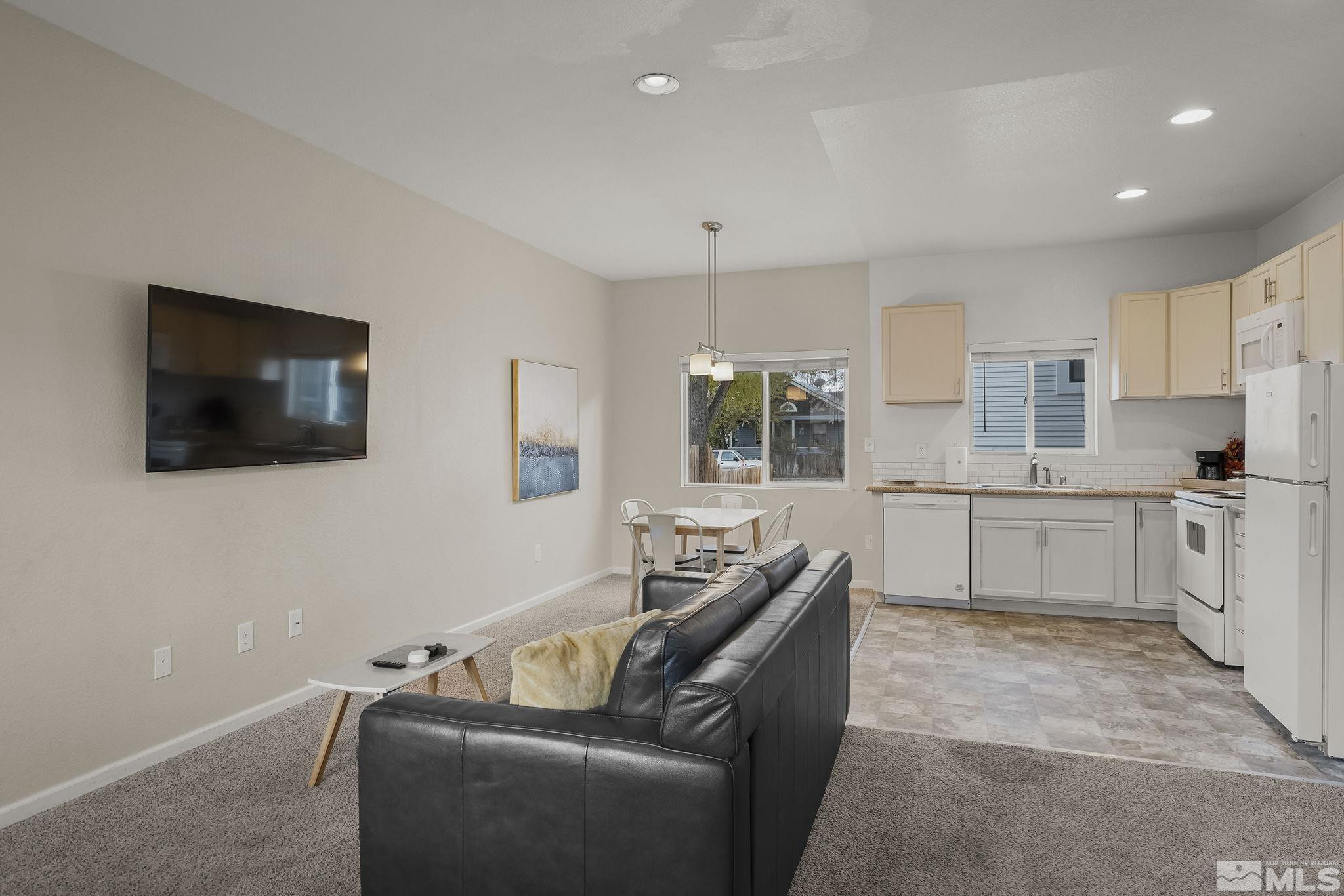 121 Caliente Street Reno, NV 89509 - Photo 2 of 11 Photo 2