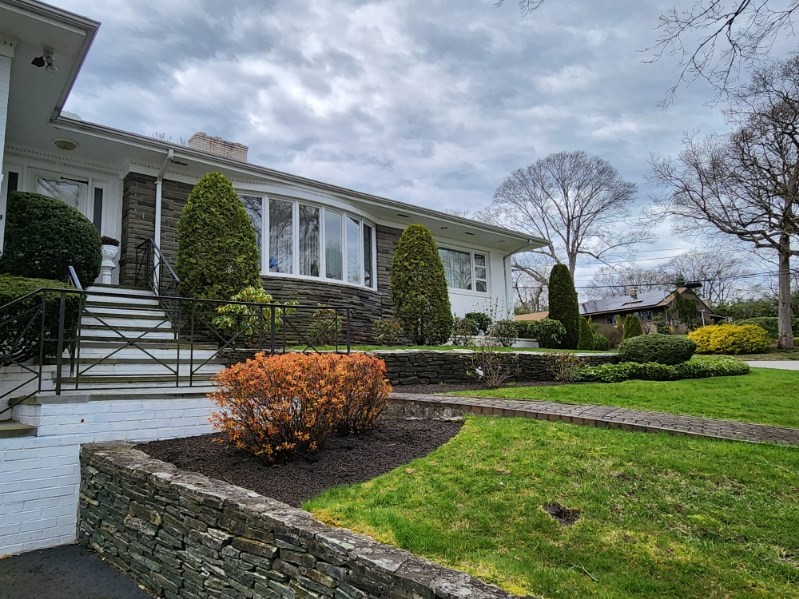 6 Glen Ridge Road Cranston, RI 02920 - Photo 3 of 47