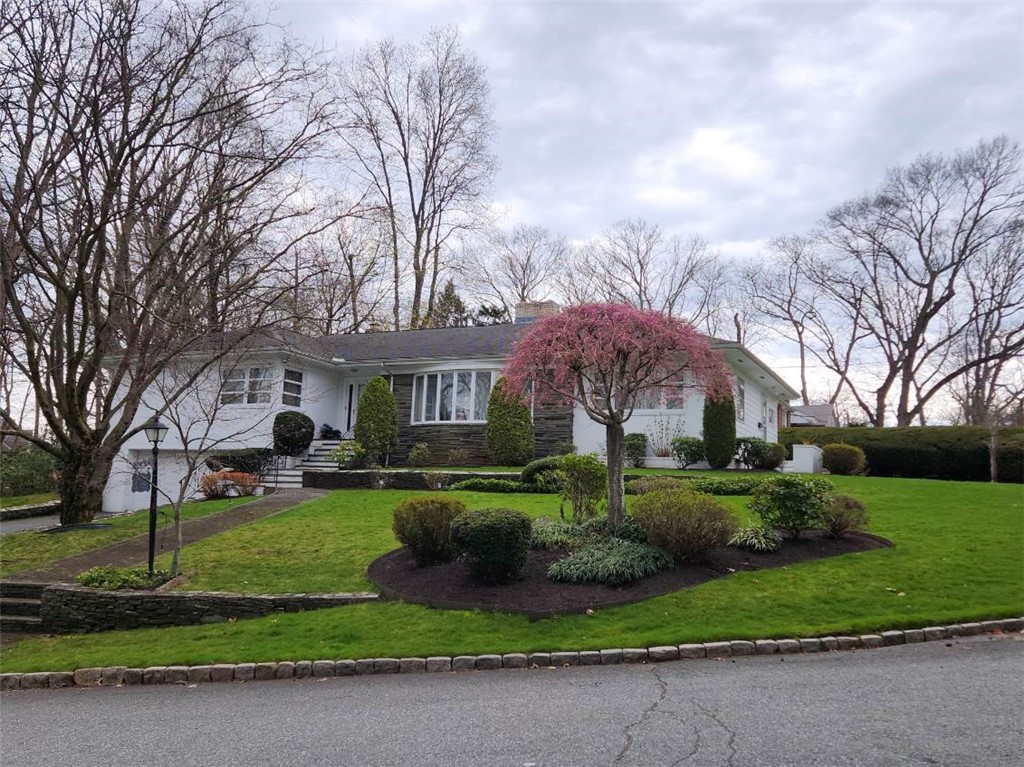 6 Glen Ridge Road Cranston, RI 02920 - Photo 4 of 47